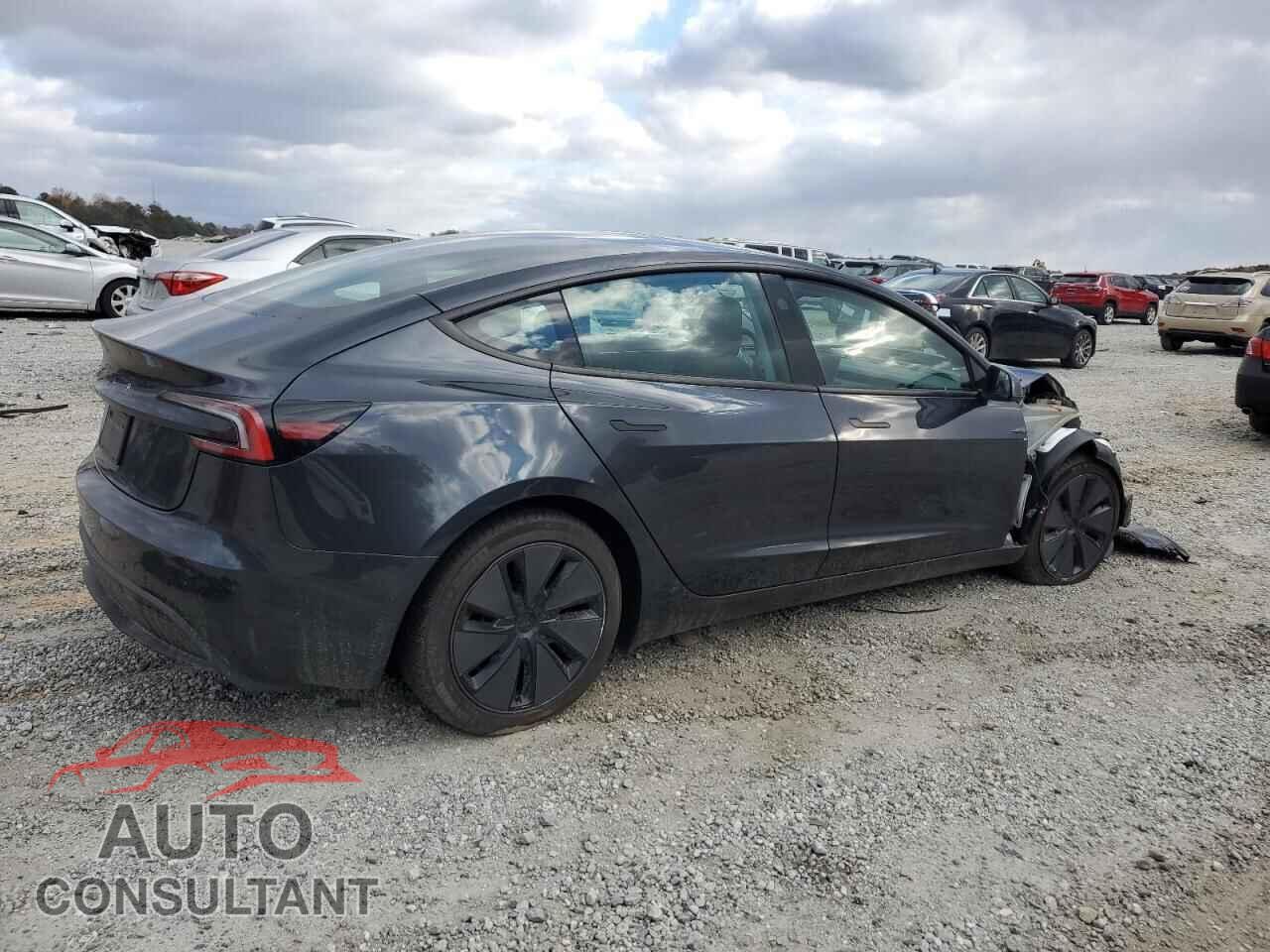 TESLA MODEL 3 2025 - 5YJ3E1EA2SF923767