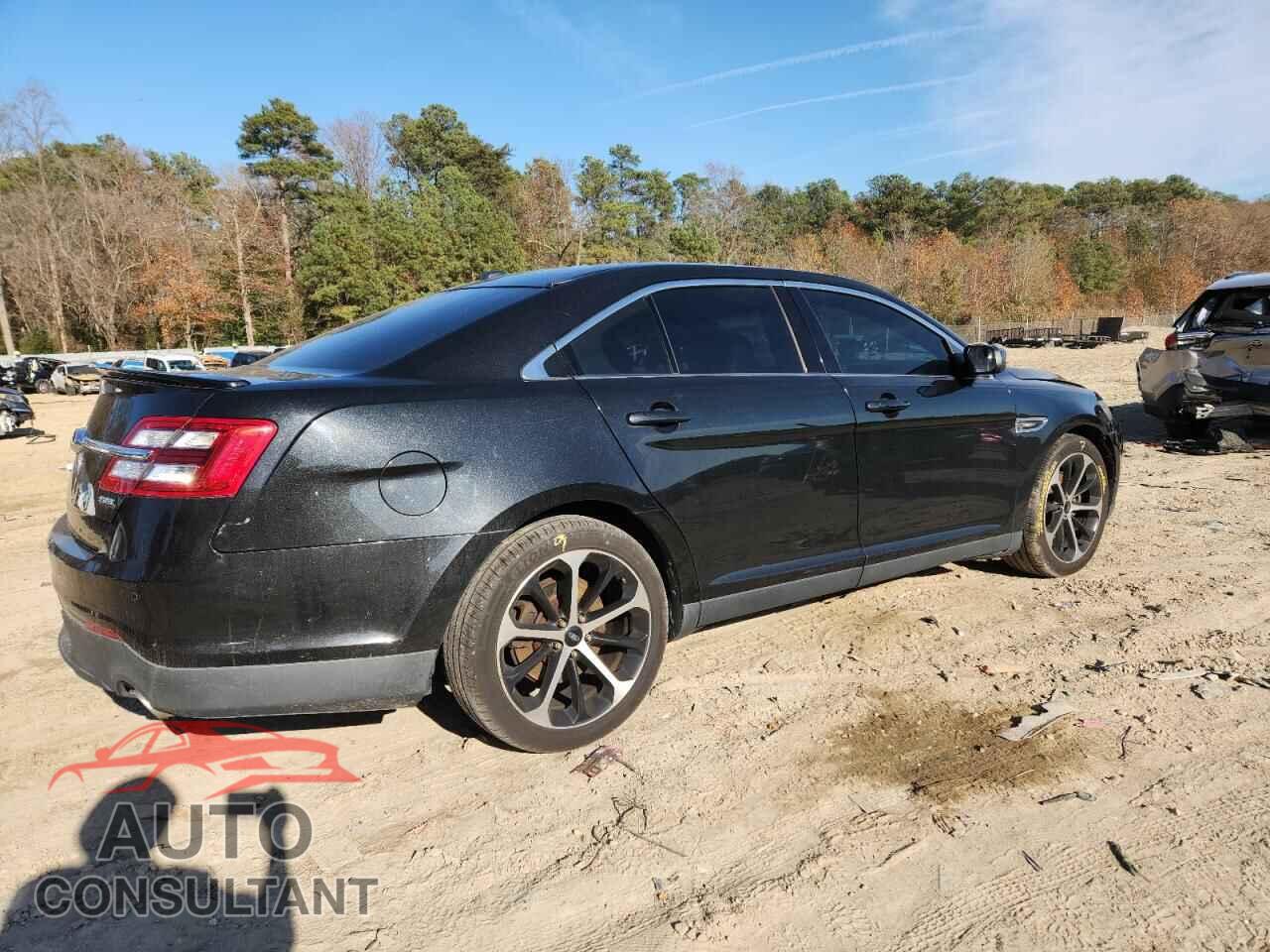 FORD TAURUS 2015 - 1FAHP2E82FG181276