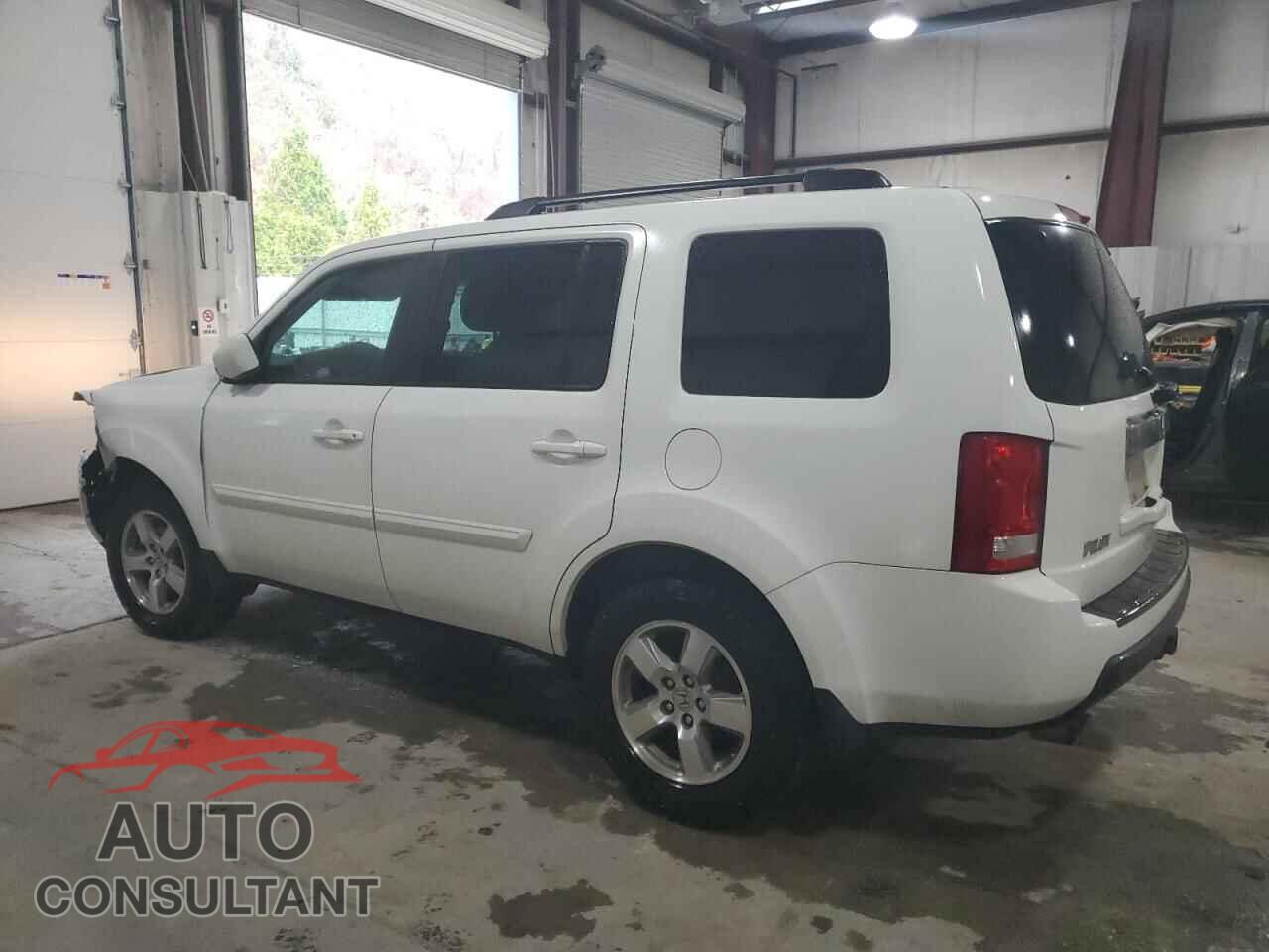 HONDA PILOT 2011 - 5FNYF4H65BB009752