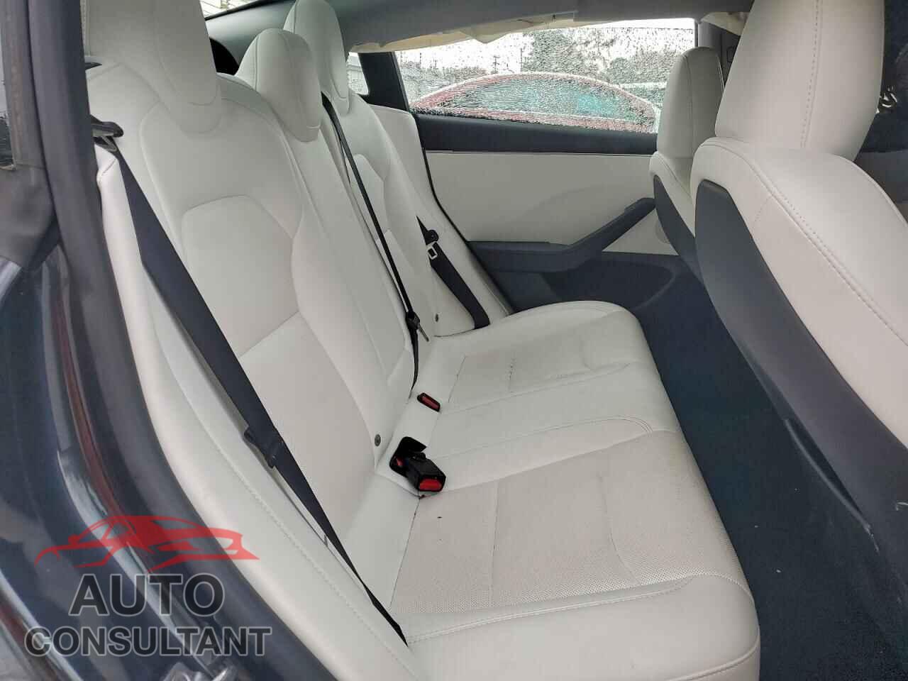 TESLA MODEL 3 2025 - 5YJ3E1EA7SF913512