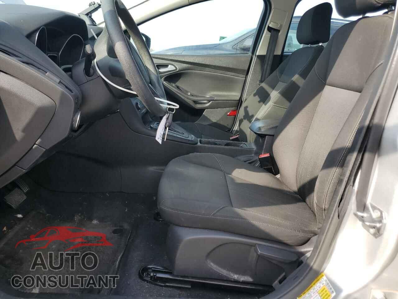 FORD FOCUS 2015 - 1FADP3F28FL383982