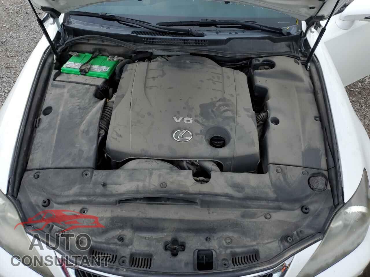 LEXUS IS 2014 - JTHFF2C21E2529890