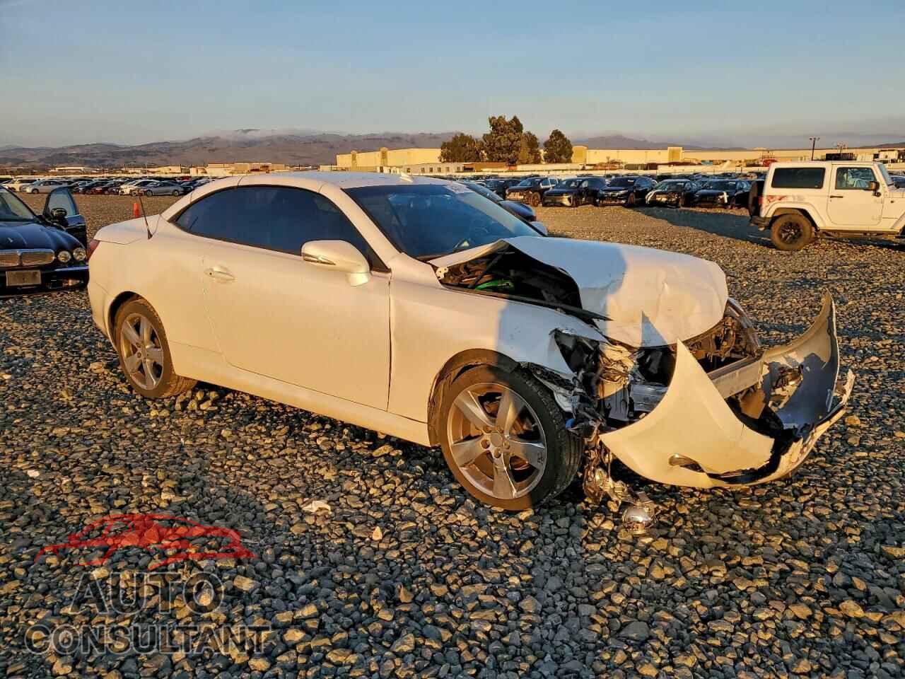 LEXUS IS 2011 - JTHFF2C22B2516013