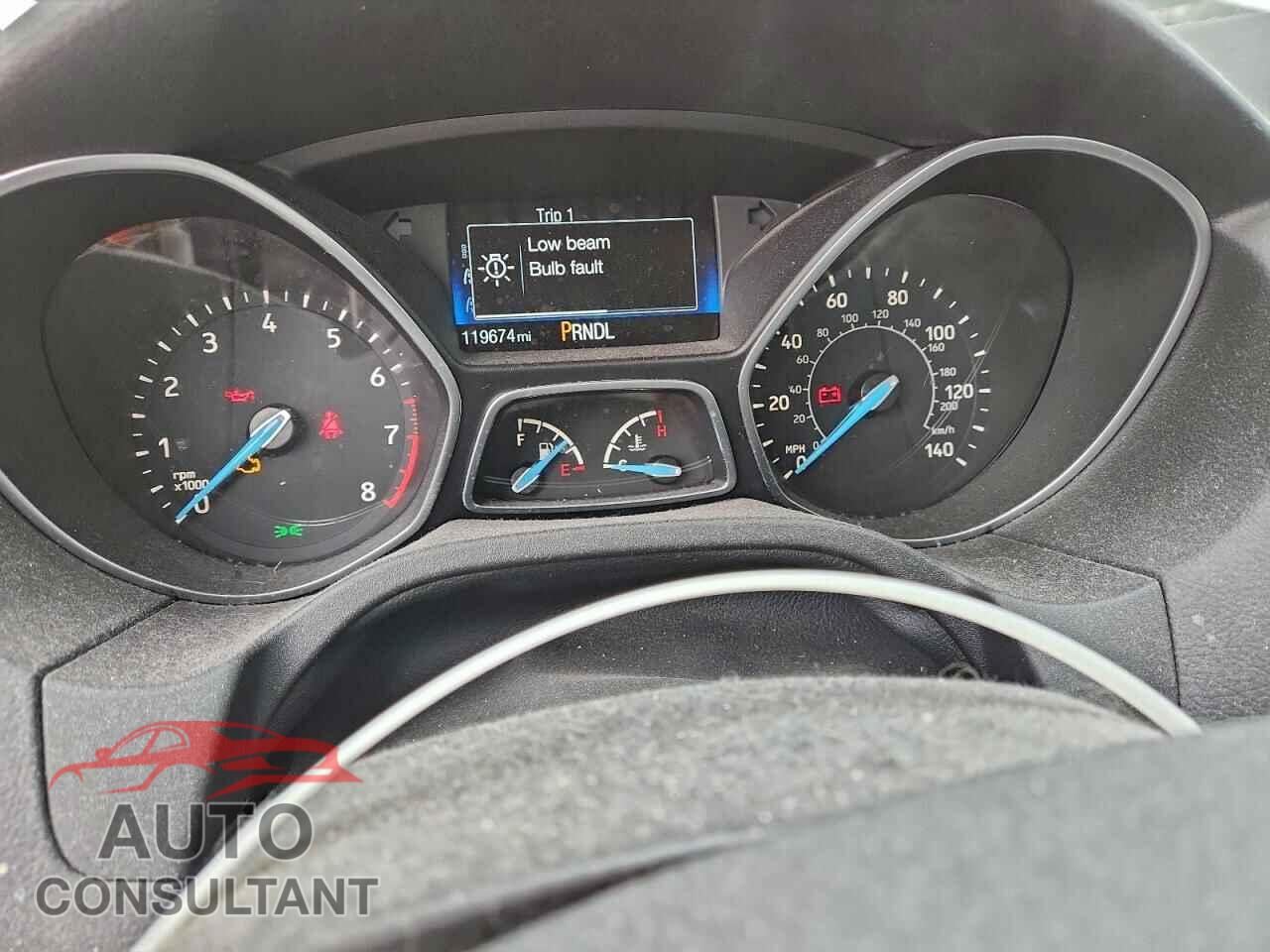FORD FOCUS 2015 - 1FADP3E28FL285469