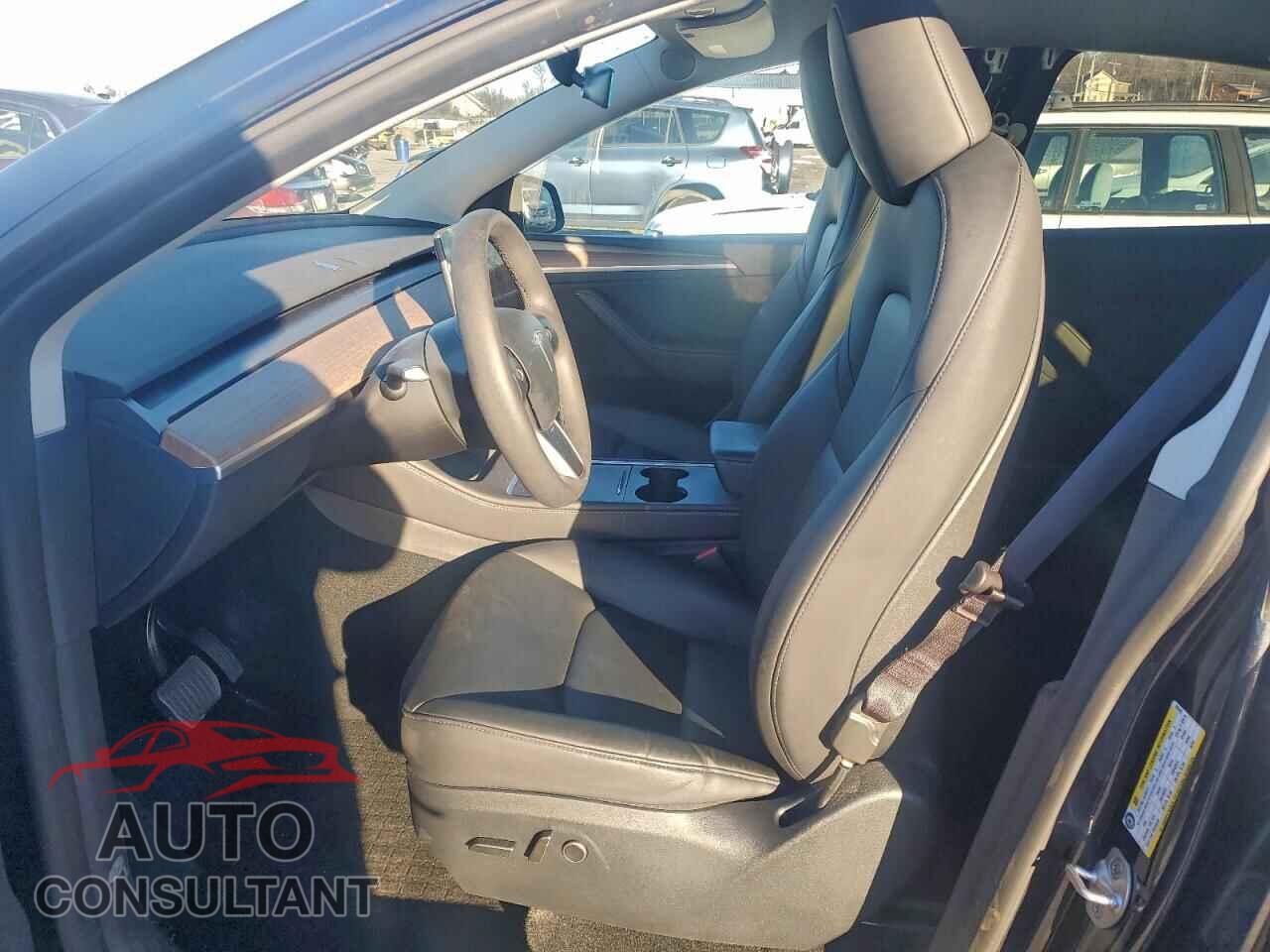 TESLA MODEL Y 2024 - 7SAYGDEE6RA223670