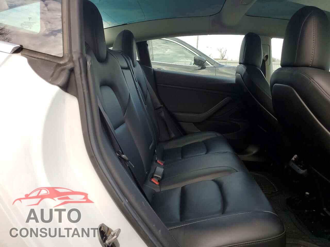 TESLA MODEL 3 2019 - 5YJ3E1EB1KF512076