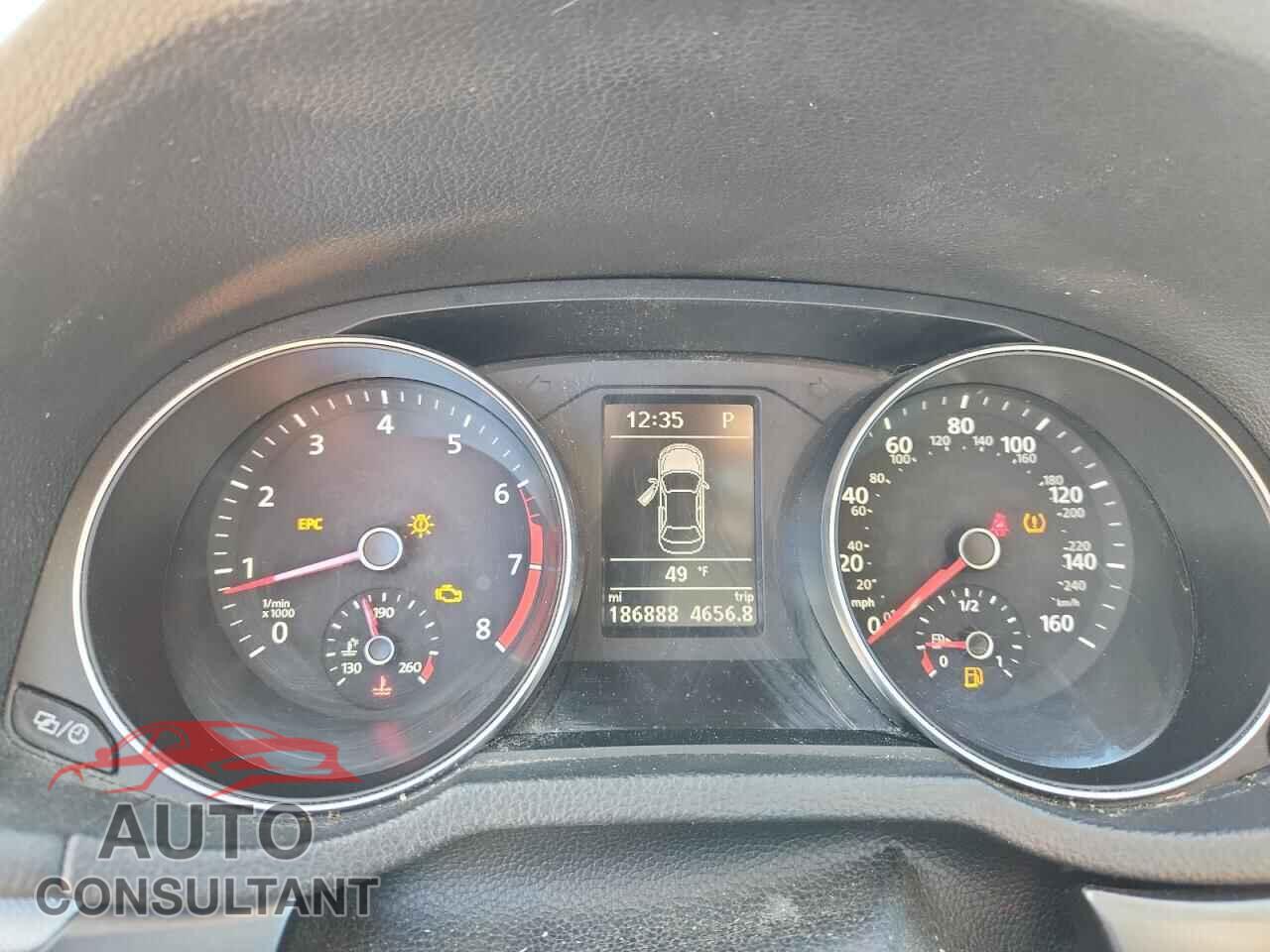 VOLKSWAGEN PASSAT 2018 - 1VWAA7A36JC000357