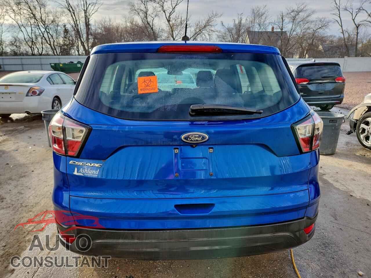 FORD ESCAPE 2017 - 1FMCU0F75HUC26167