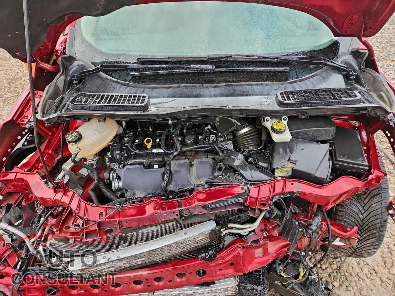 FORD ESCAPE 2017 - 1FMCU9J90HUC34495