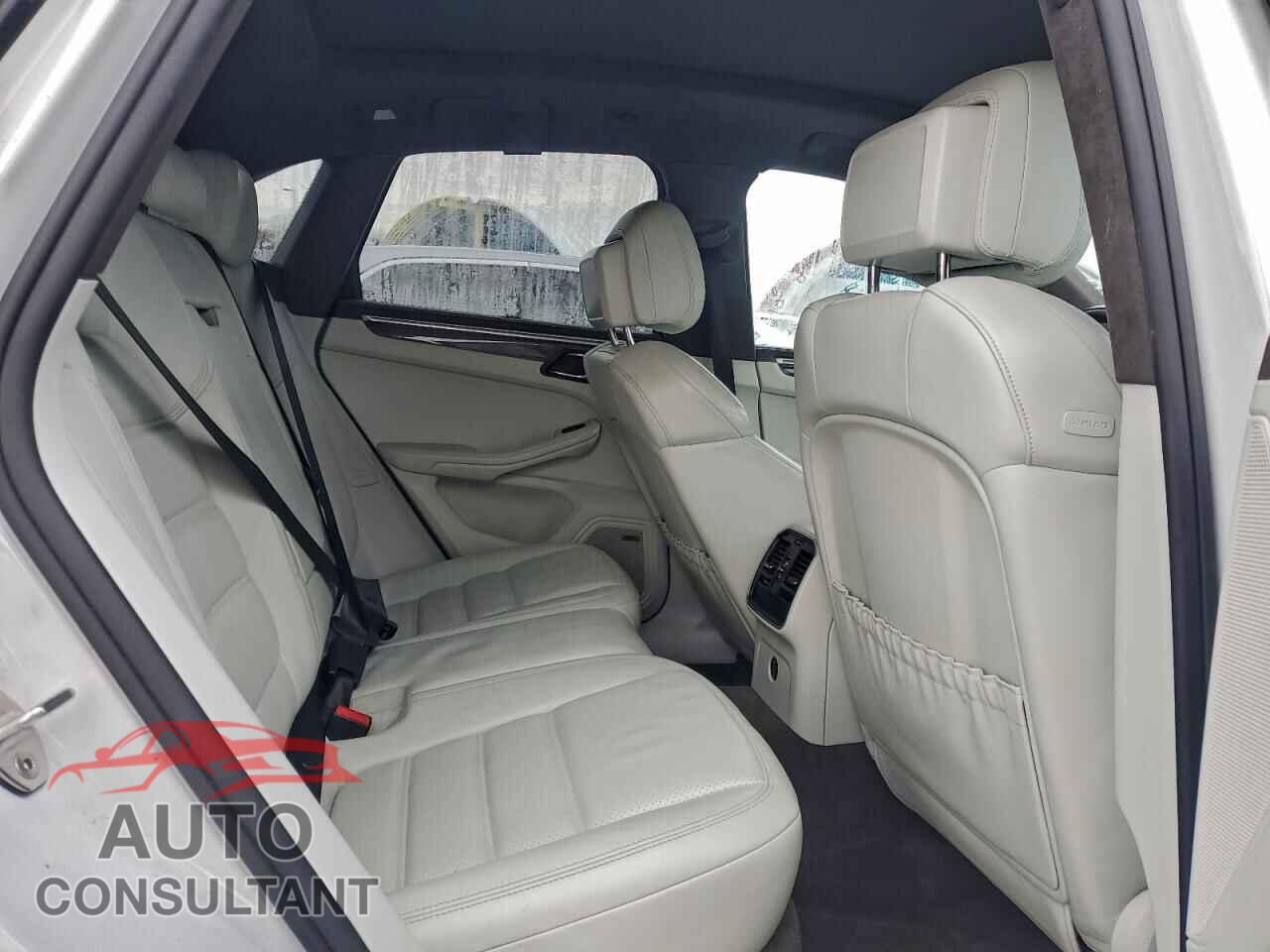 PORSCHE MACAN 2017 - WP1AF2A57HLB62032