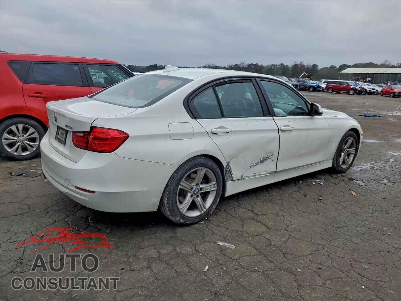 BMW 3 SERIES 2013 - WBA3C1C50DF443881