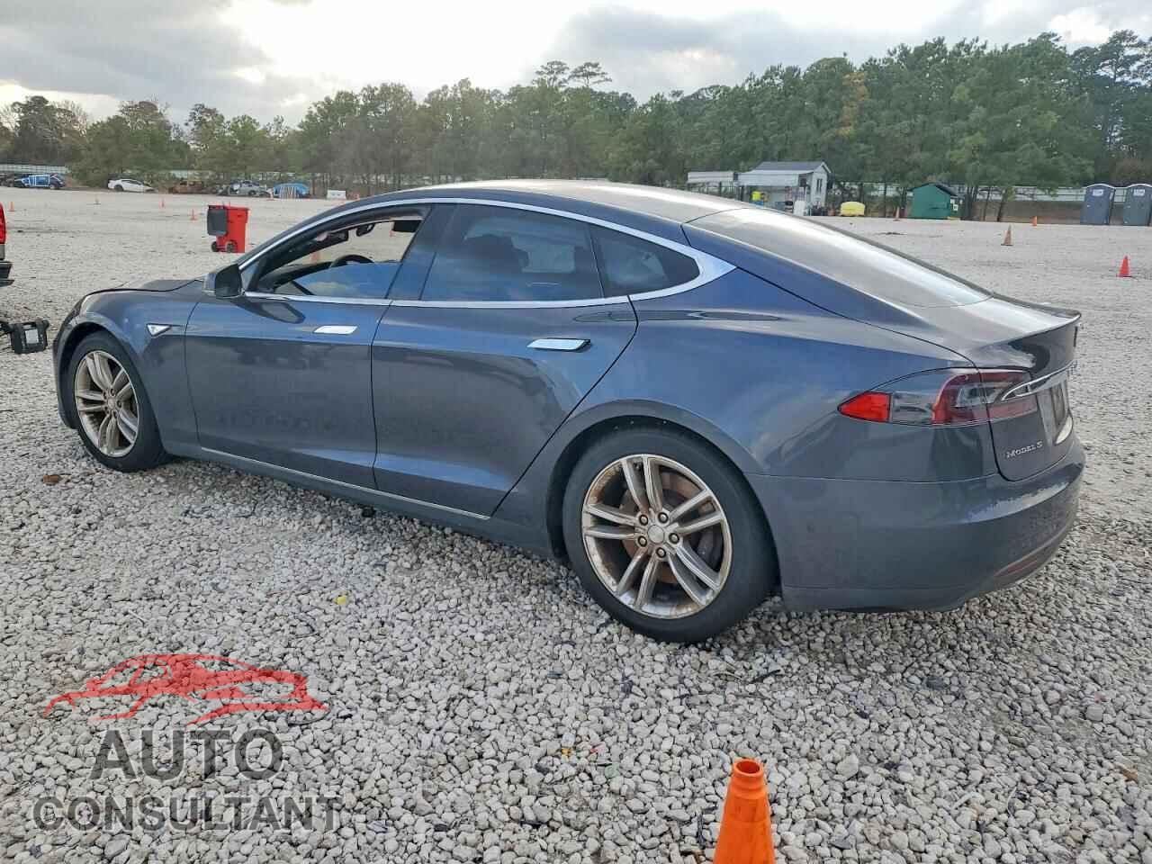 TESLA MODEL S 2015 - 5YJSA1S27FF086895
