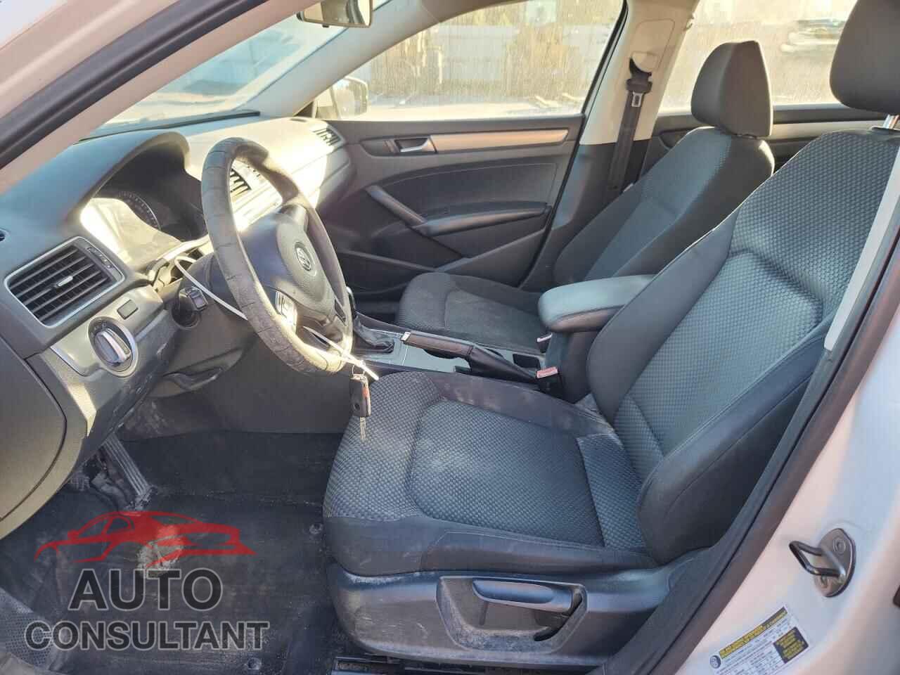 VOLKSWAGEN PASSAT 2014 - 1VWAP7A33EC009781