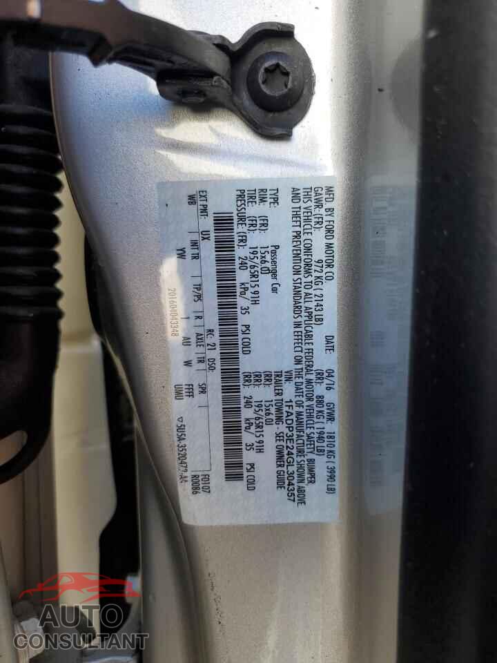 FORD FOCUS 2016 - 1FADP3E24GL304357