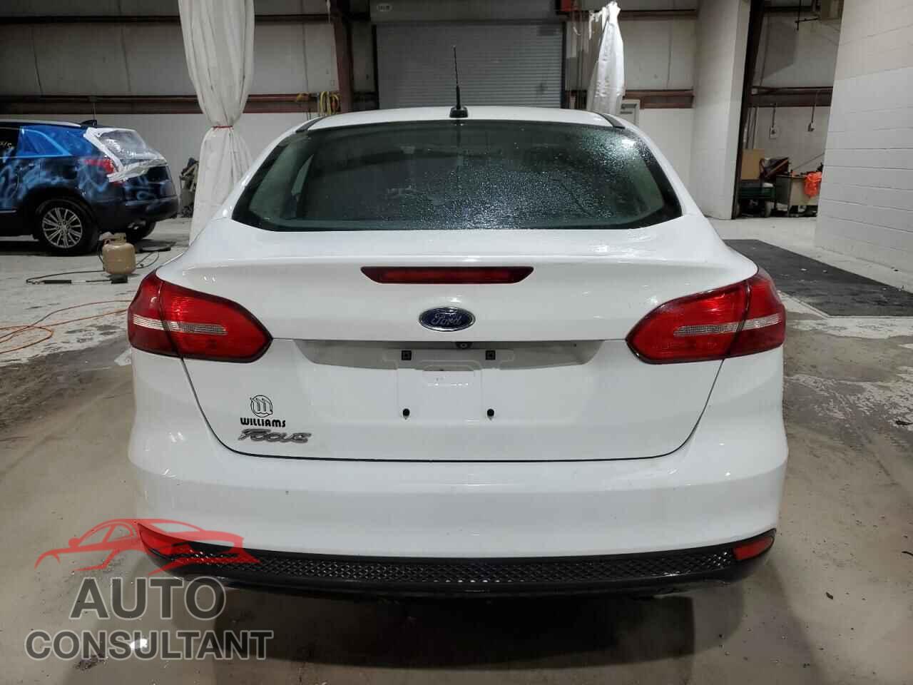 FORD FOCUS 2015 - 1FADP3E26FL285499