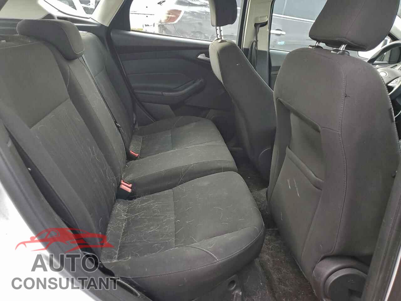 FORD FOCUS 2016 - 1FADP3K2XGL339215