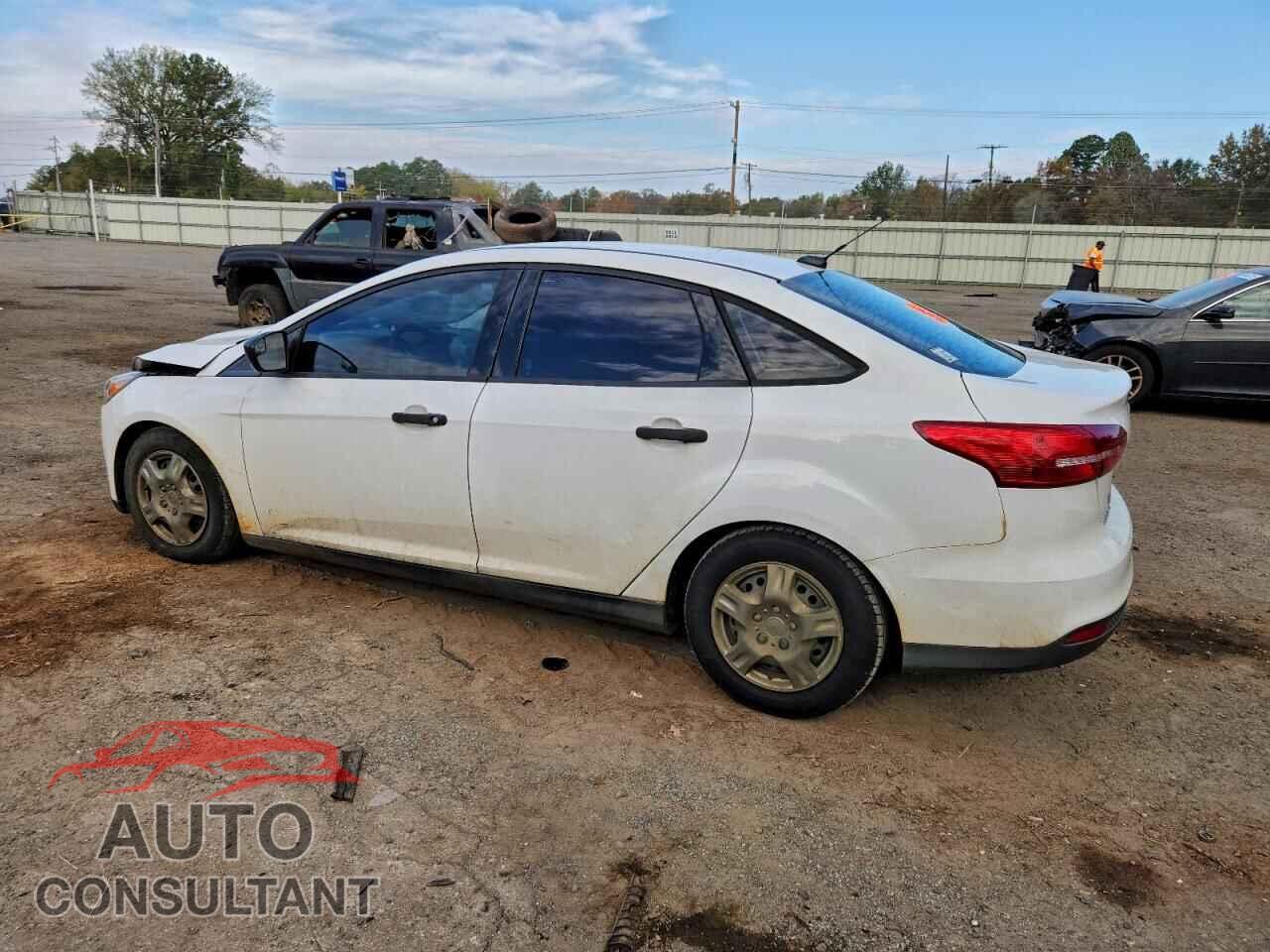 FORD FOCUS 2016 - 1FADP3E28GL256894