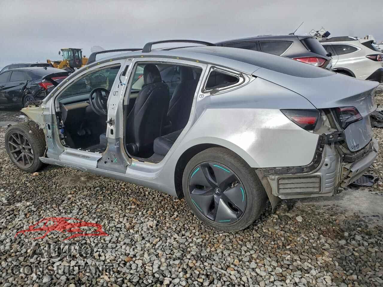 TESLA MODEL 3 2018 - 5YJ3E1EA1JF095368