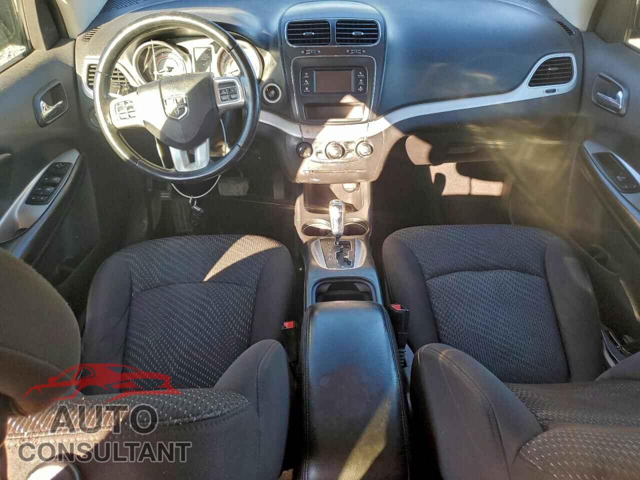 DODGE JOURNEY 2015 - 3C4PDCBB3FT644705