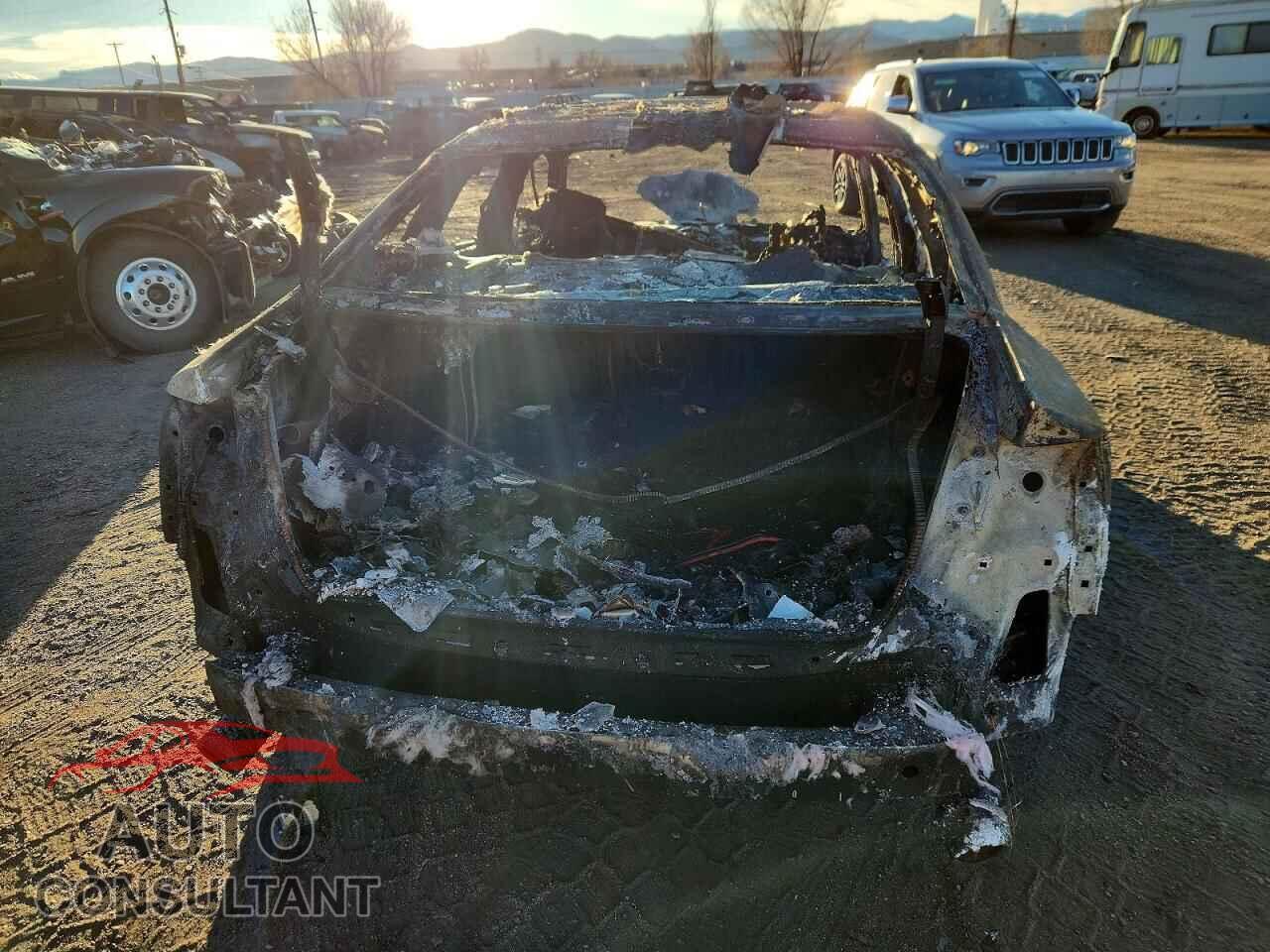 AUDI A6 2013 - WAUGFAFC1DN112879
