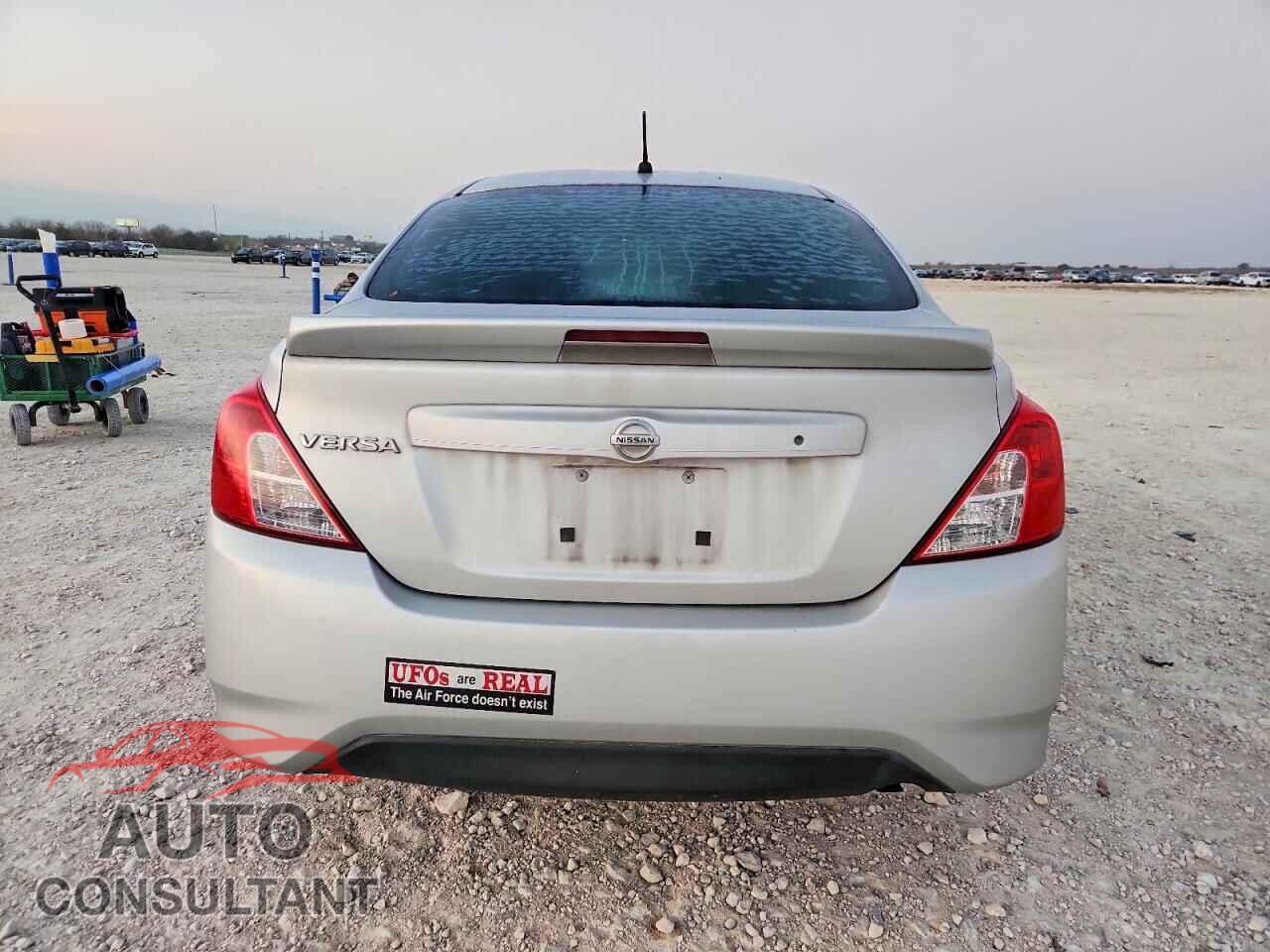 NISSAN VERSA 2017 - 3N1CN7AP6HL837629