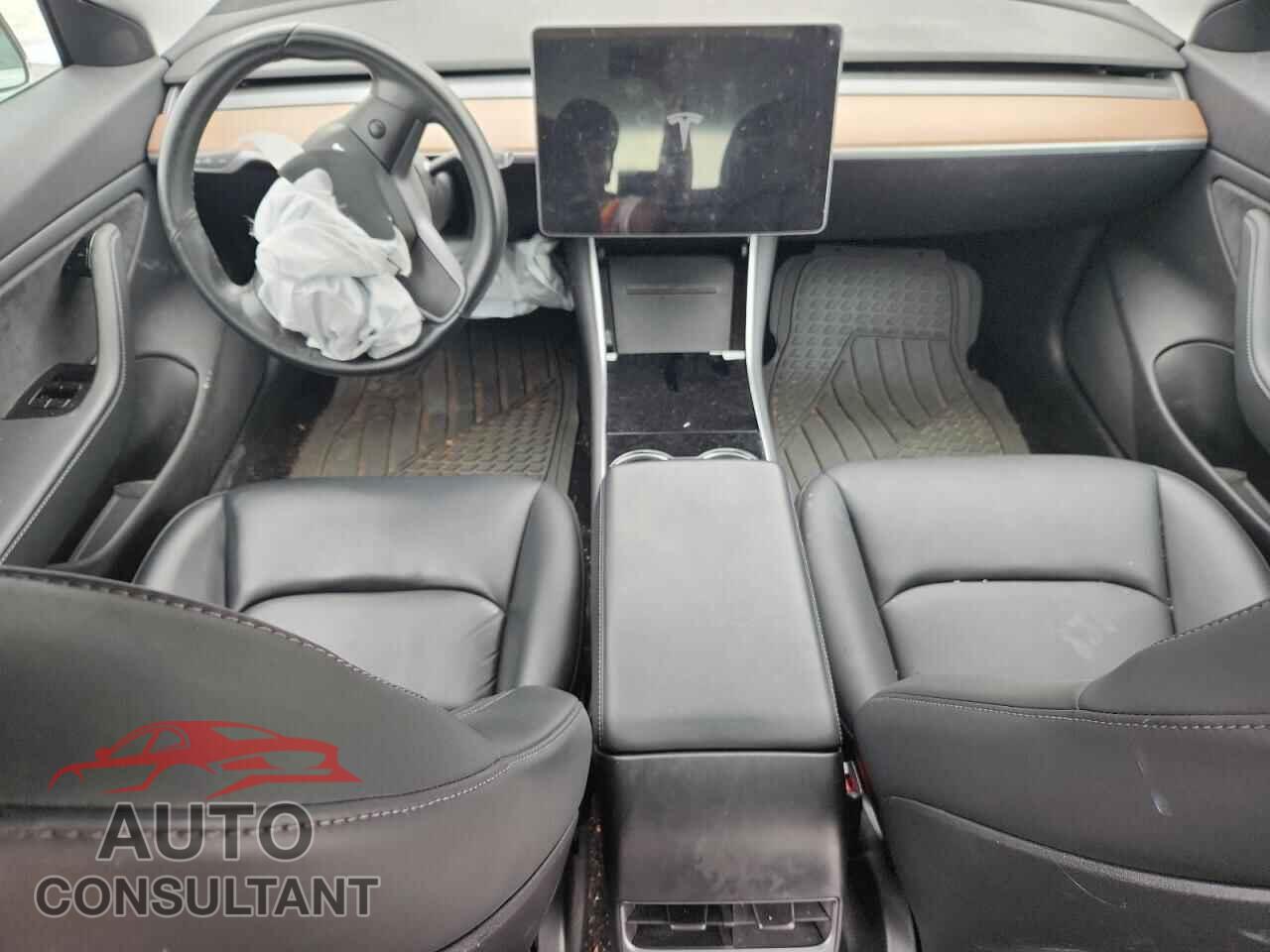 TESLA MODEL 3 2019 - 5YJ3E1EA5KF359645