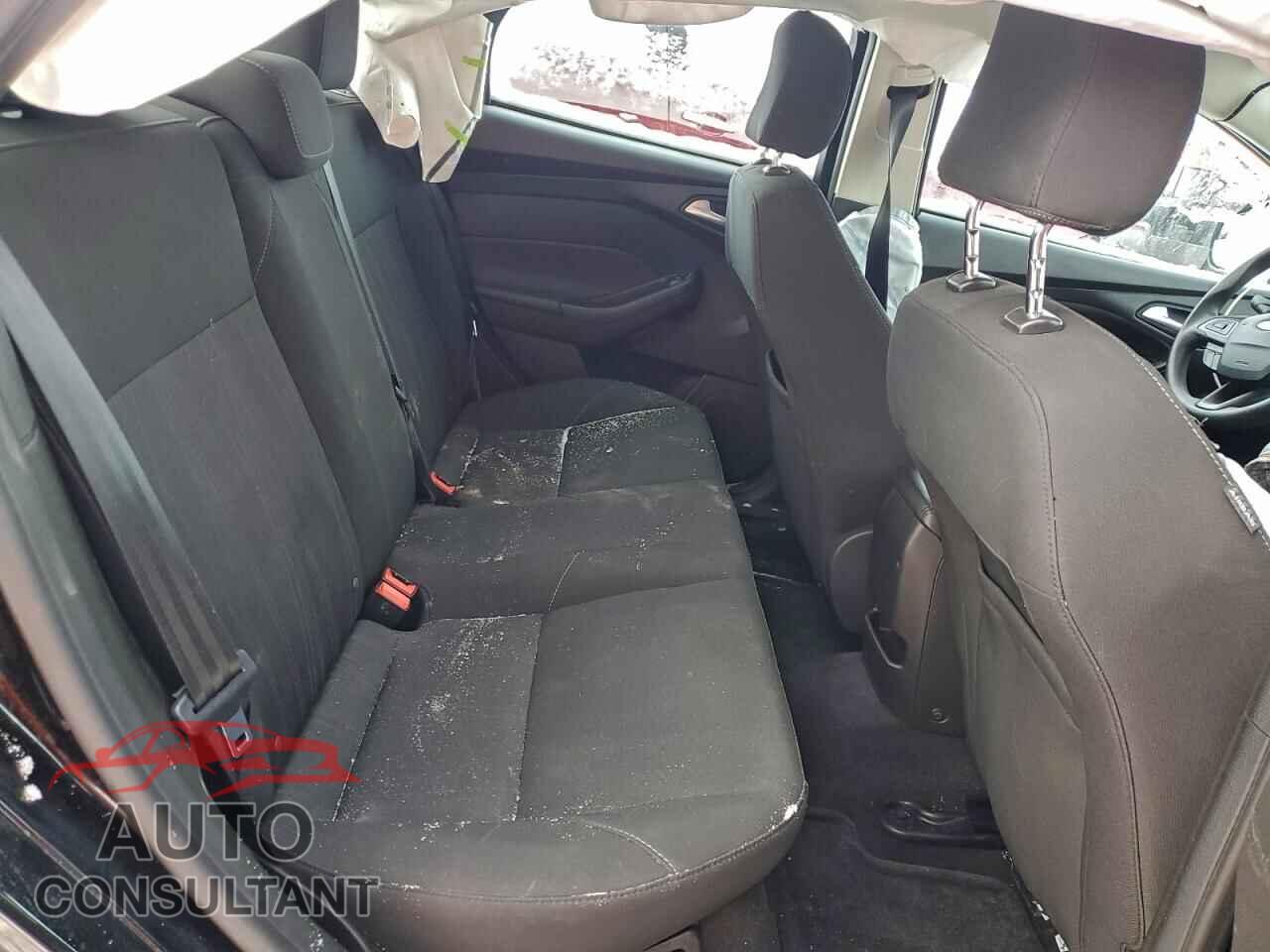 FORD FOCUS 2017 - 1FADP3F27HL205497