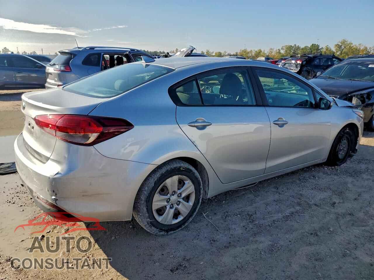 KIA FORTE 2017 - 3KPFK4A73HE038199