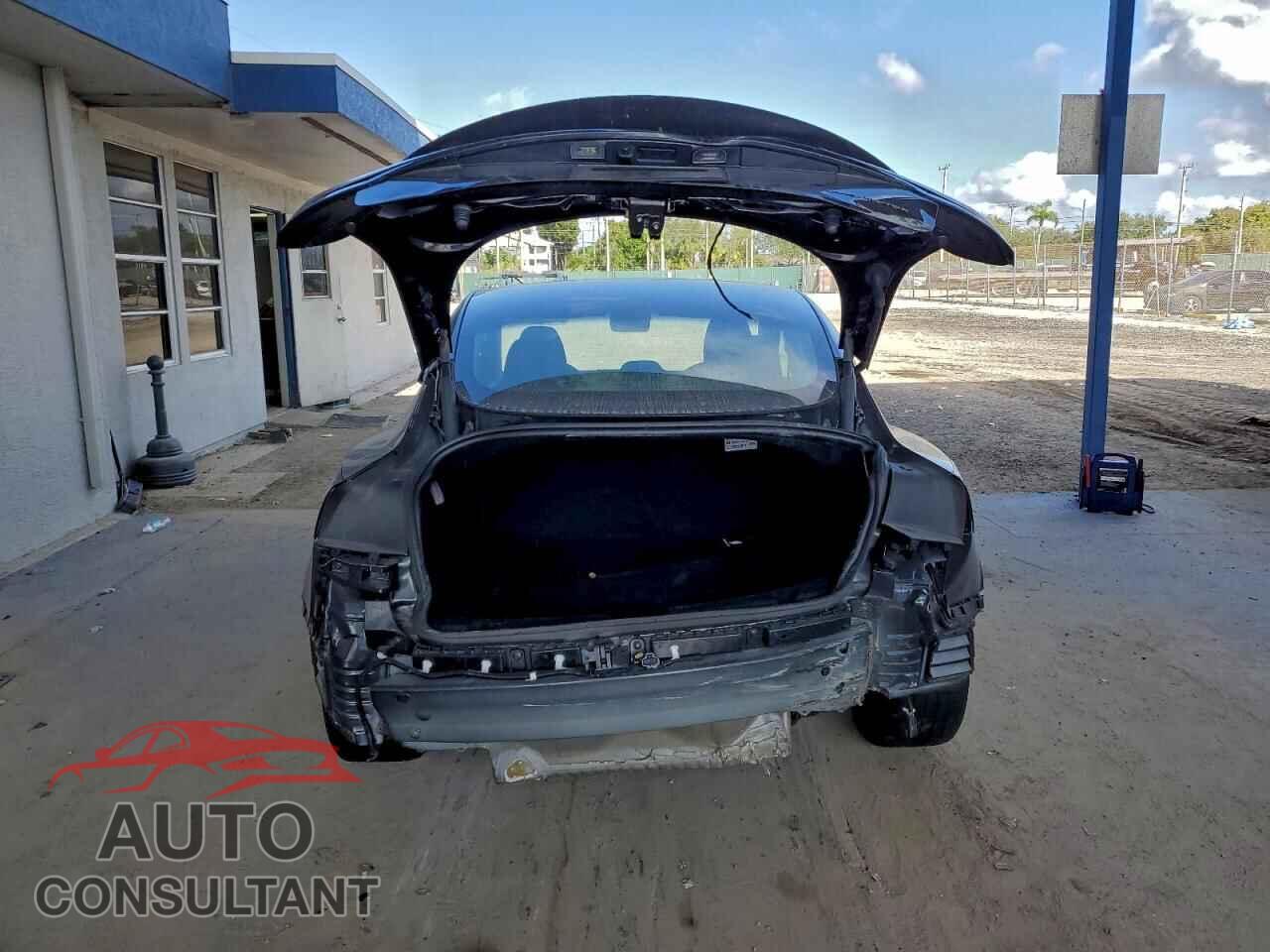 TESLA MODEL 3 2024 - 5YJ3E1EB7RF736088