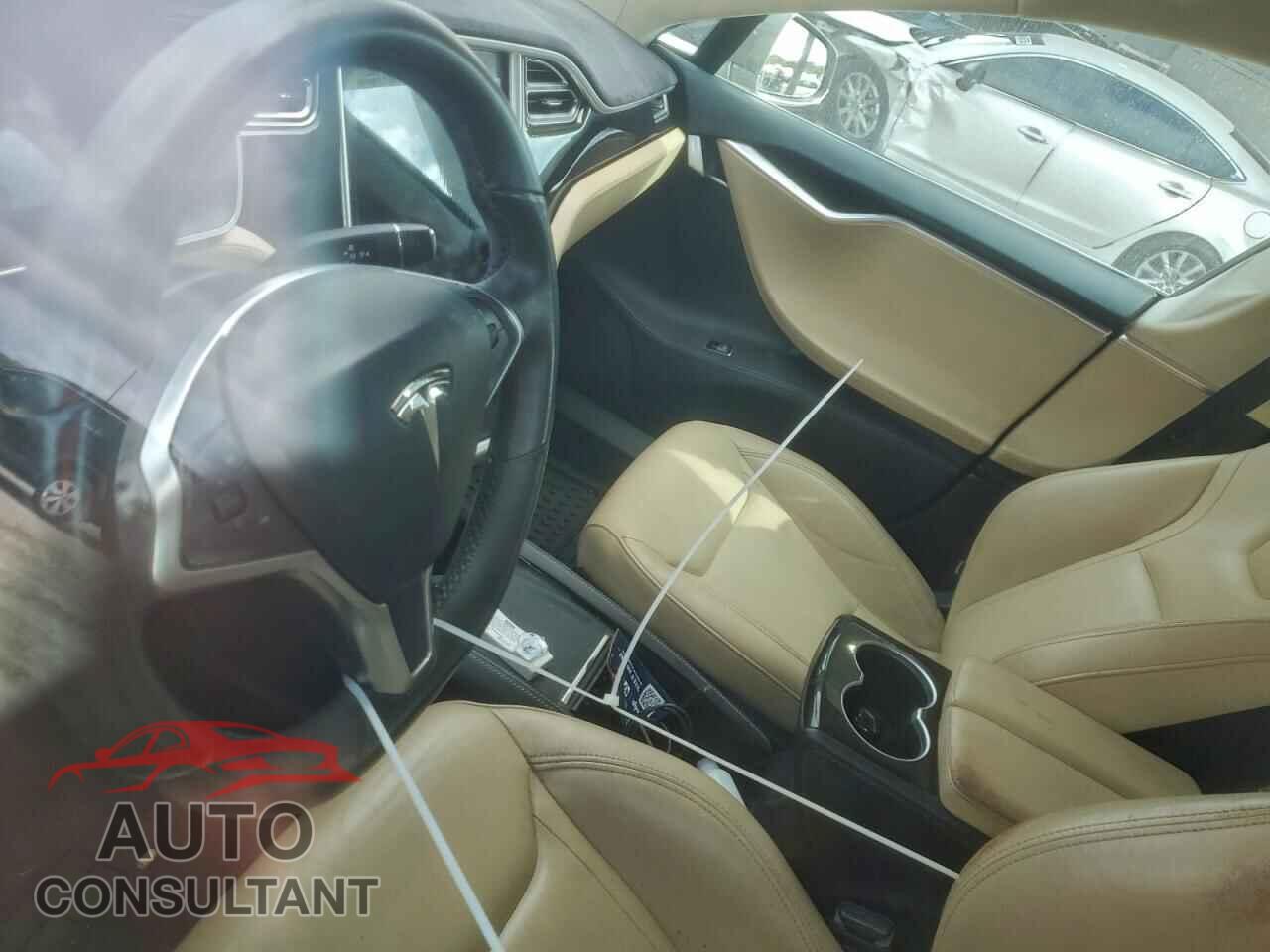 TESLA MODEL S 2015 - 5YJSA1S18FF100326