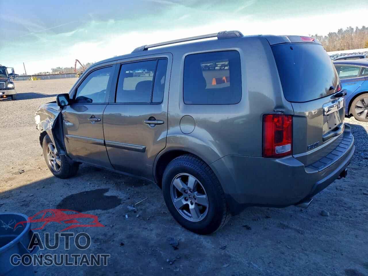 HONDA PILOT 2011 - 5FNYF3H61BB027675