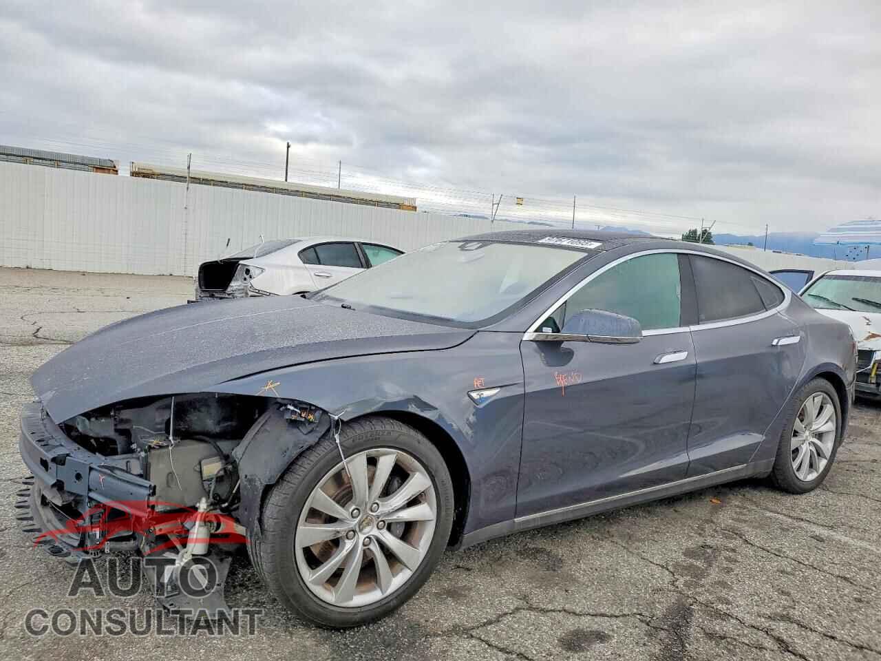 TESLA MODEL S 2015 - 5YJSA1E20FF118419