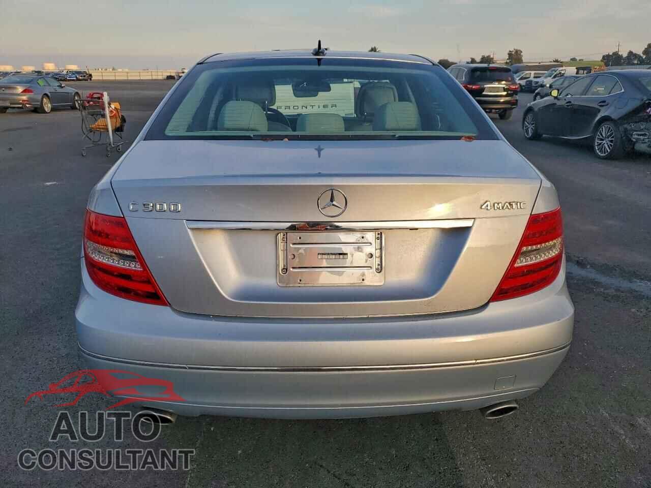MERCEDES-BENZ C-CLASS 2013 - WDDGF8AB7DA777924
