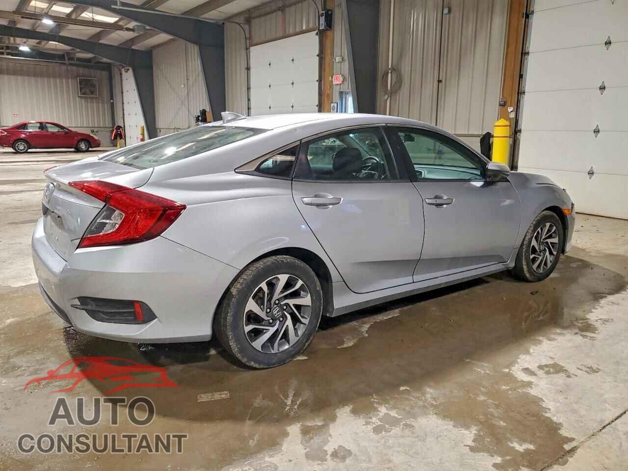 HONDA CIVIC 2018 - 2HGFC2F71JH585185