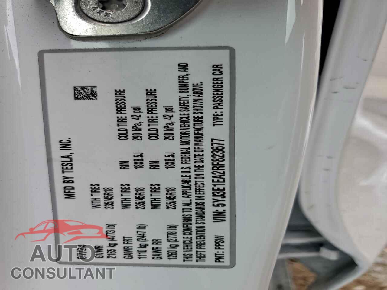 TESLA MODEL 3 2024 - 5YJ3E1EA2RF823677