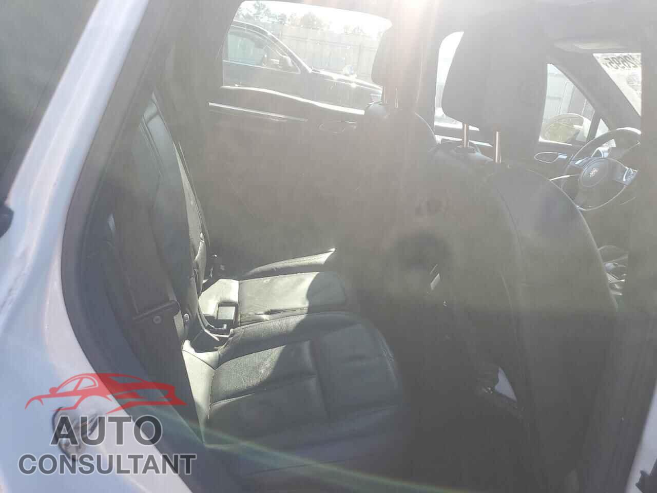 PORSCHE CAYENNE 2012 - WP1AA2A25CLA10909