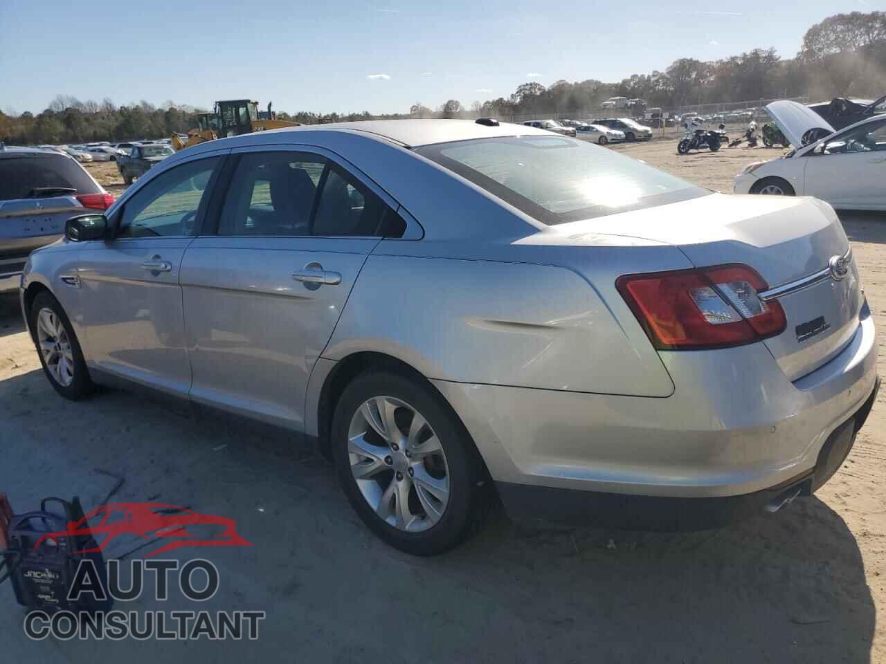 FORD TAURUS 2011 - 1FAHP2EW2BG100348