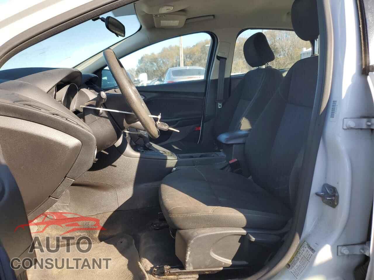 FORD FOCUS 2017 - 1FADP3F27HL259835