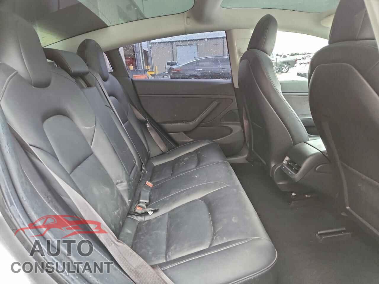TESLA MODEL 3 2018 - 5YJ3E1EBXJF065357