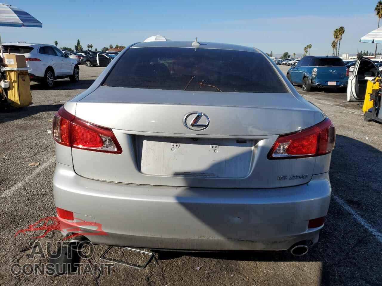 LEXUS IS 2011 - JTHBF5C24B2100951