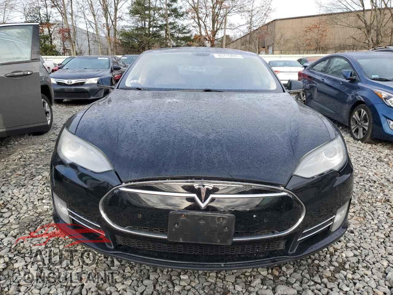 TESLA MODEL S 2014 - 5YJSA1H19EFP38719