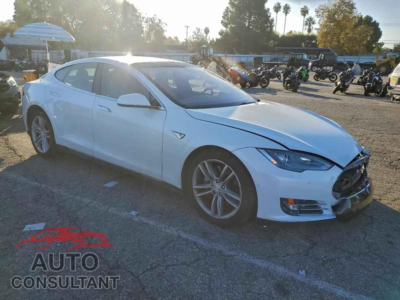 TESLA MODEL S 2015 - 5YJSA1S22FF090501