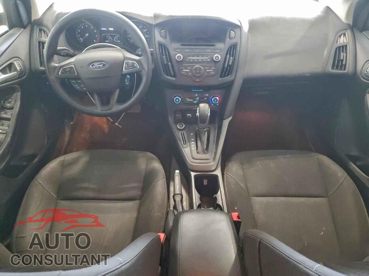 FORD FOCUS 2017 - 1FADP3F22HL219596