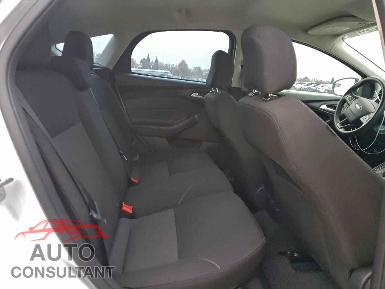 FORD FOCUS 2017 - 1FADP3K28HL296253