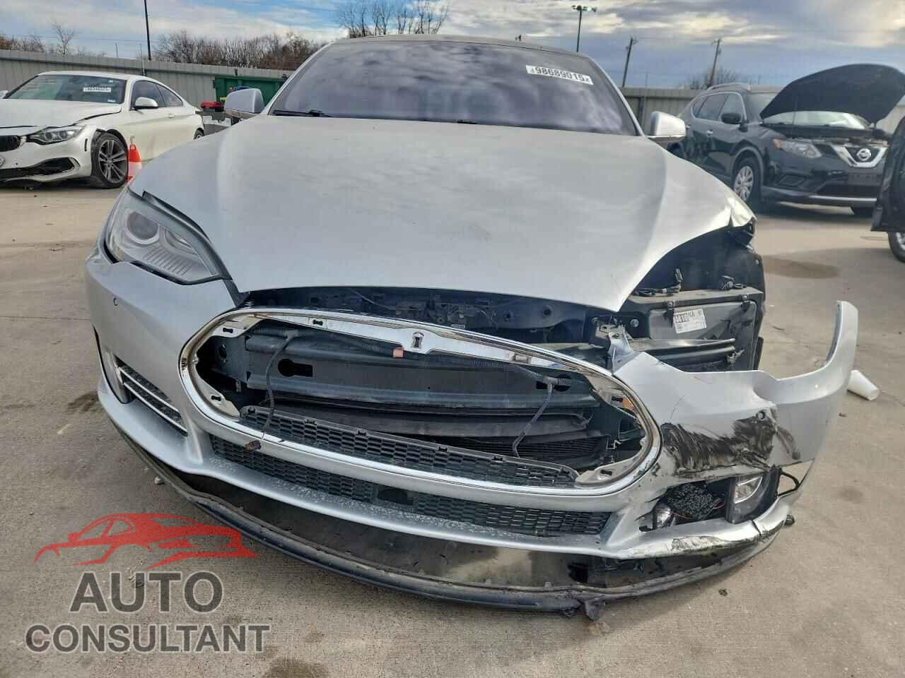 TESLA MODEL S 2015 - 5YJSA1E25FF117167