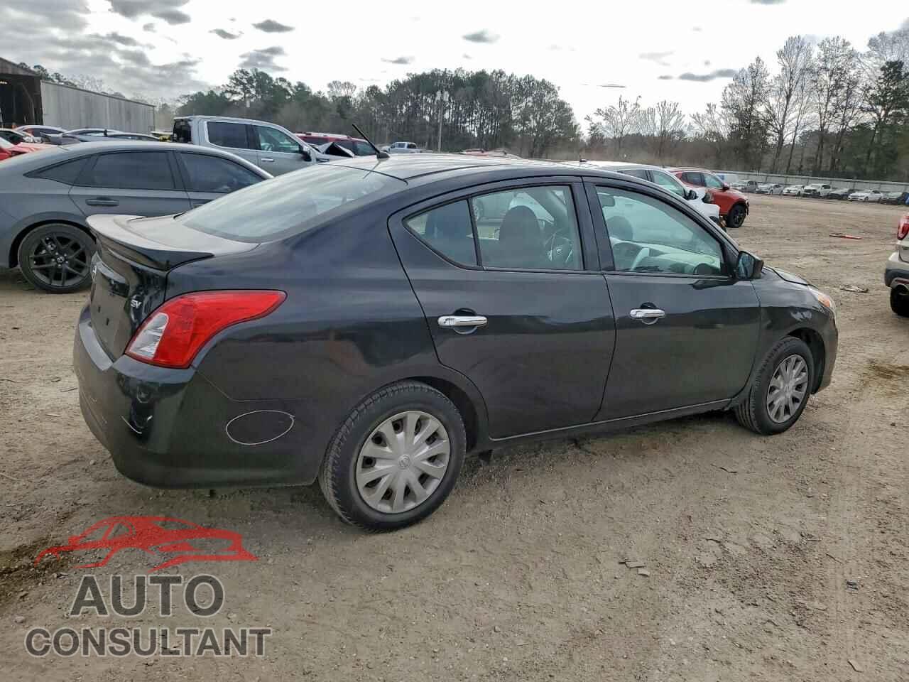 NISSAN VERSA 2017 - 3N1CN7AP3HL884651