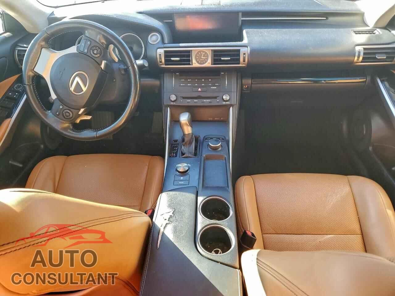 LEXUS IS 2015 - JTHBF1D29F5082054
