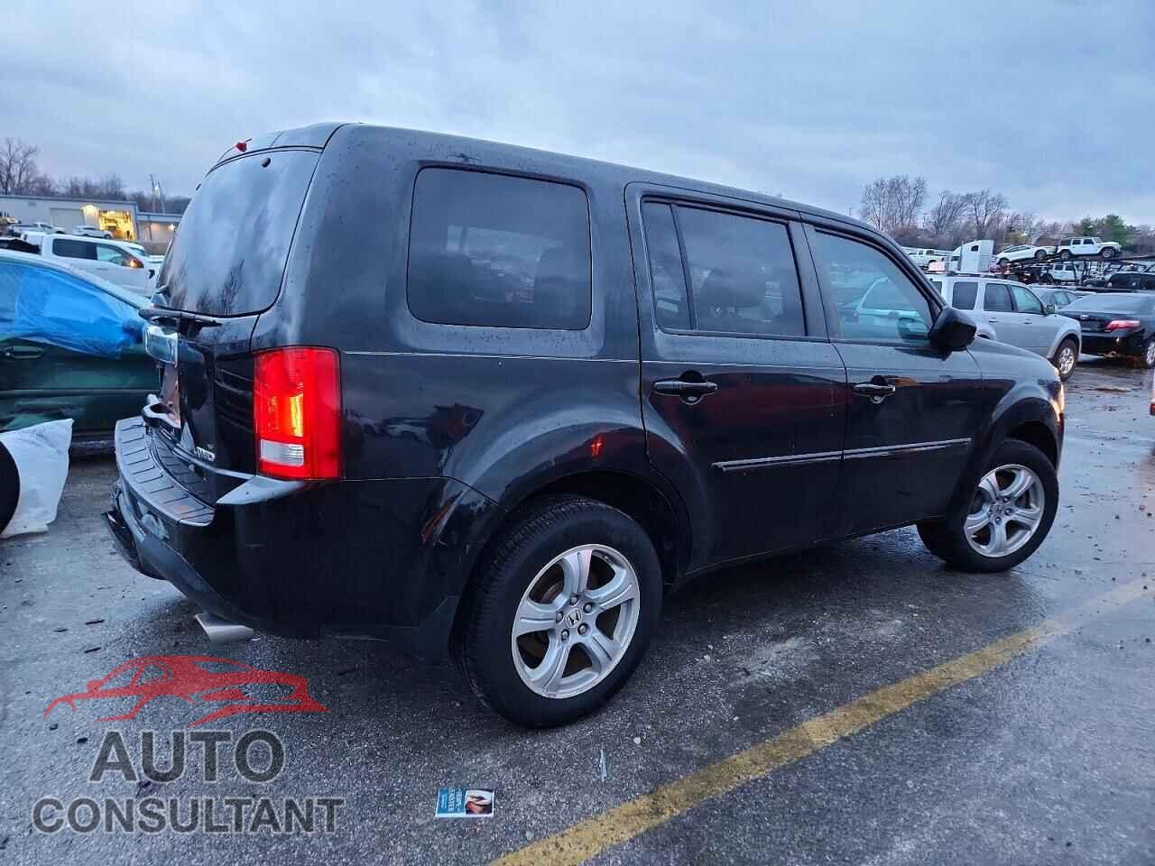HONDA PILOT 2015 - 5FNYF4H53FB010475