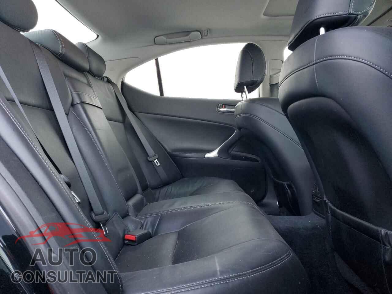 LEXUS IS 2011 - JTHCF5C21B2035173