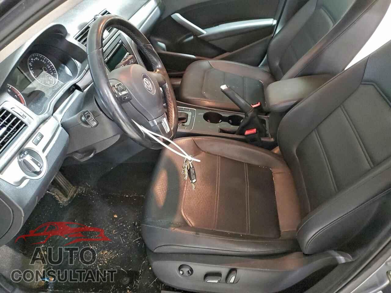 VOLKSWAGEN PASSAT 2015 - 1VWAT7A34FC040468